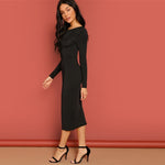 Robe Noire avec Dentelle dans le Dos