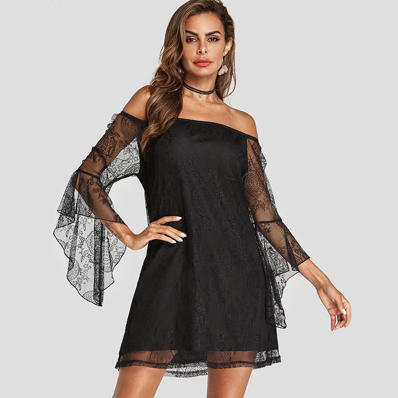 Robe Noire Voile et Dentelle